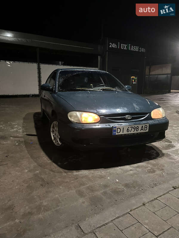 Kia Shuma 2000