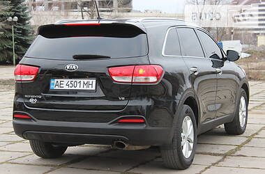 Позашляховик / Кросовер Kia Sorento 2016 в 