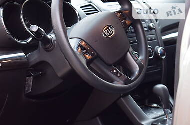 Позашляховик / Кросовер Kia Sorento 2011 в 