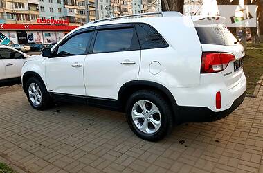 Позашляховик / Кросовер Kia Sorento 2014 в 