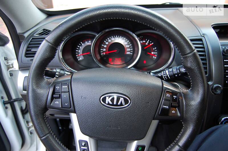 Позашляховик / Кросовер Kia Sorento 2011 в Умані