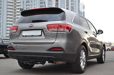Позашляховик / Кросовер Kia Sorento 2015 в 