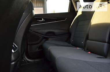 Позашляховик / Кросовер Kia Sorento 2015 в 
