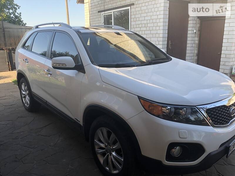 Позашляховик / Кросовер Kia Sorento 2010 в 