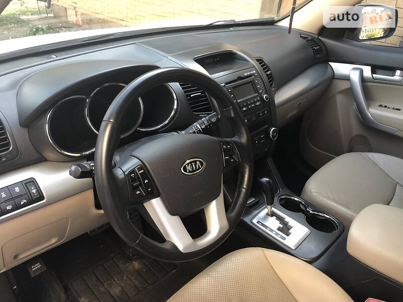 Позашляховик / Кросовер Kia Sorento 2010 в Черкасах