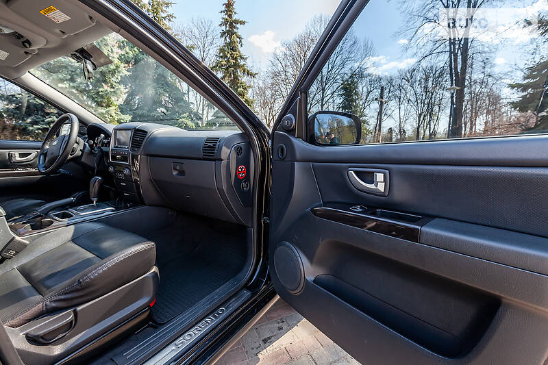 Позашляховик / Кросовер Kia Sorento 2010 в Києві