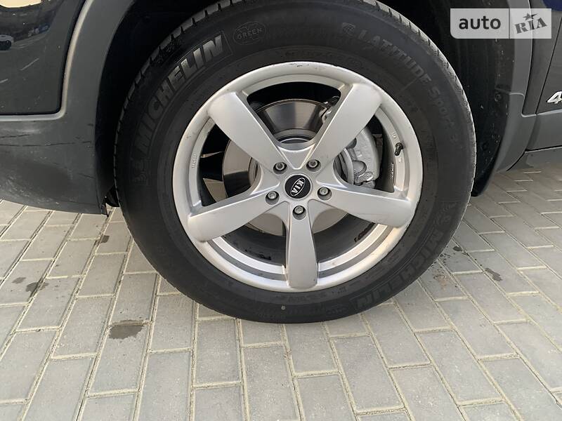 Позашляховик / Кросовер Kia Sorento 2010 в Івано-Франківську