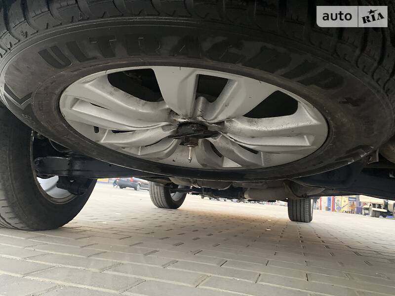 Позашляховик / Кросовер Kia Sorento 2010 в Івано-Франківську