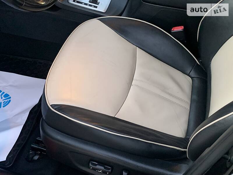 Позашляховик / Кросовер Kia Sorento 2010 в Івано-Франківську