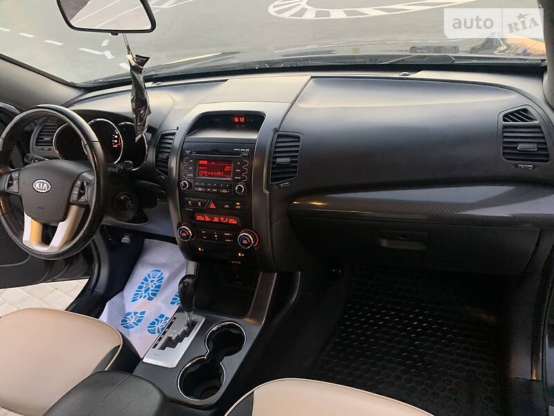 Позашляховик / Кросовер Kia Sorento 2010 в Івано-Франківську