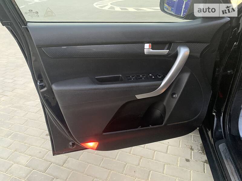Позашляховик / Кросовер Kia Sorento 2010 в Івано-Франківську