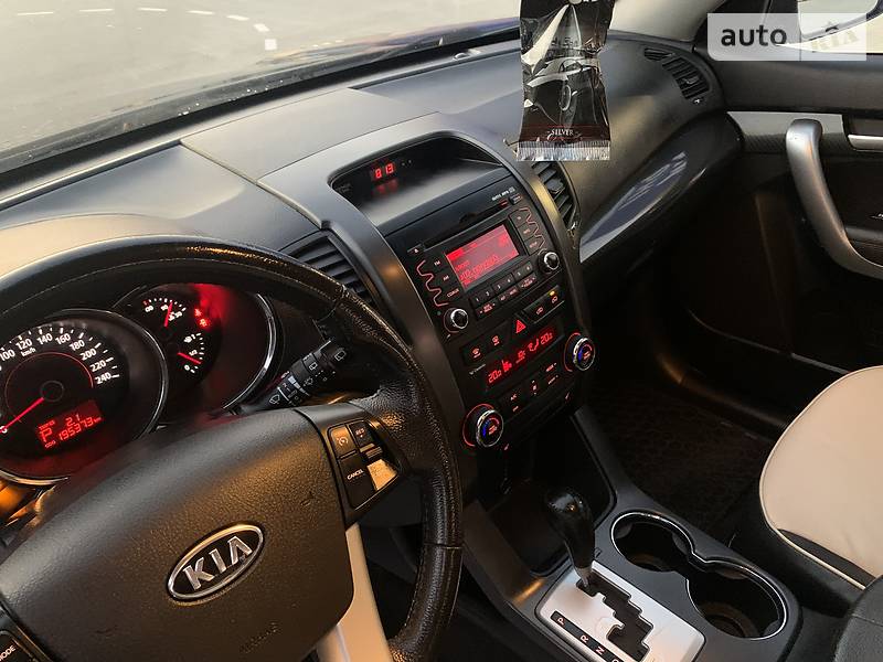 Позашляховик / Кросовер Kia Sorento 2010 в Івано-Франківську