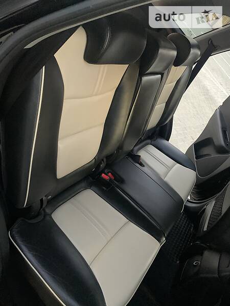 Позашляховик / Кросовер Kia Sorento 2010 в Івано-Франківську