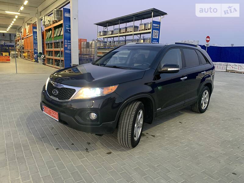 Позашляховик / Кросовер Kia Sorento 2010 в Івано-Франківську