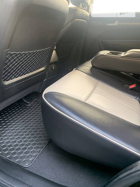 Позашляховик / Кросовер Kia Sorento 2010 в Івано-Франківську