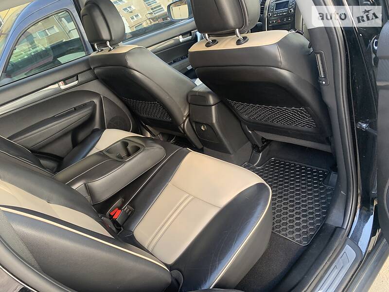 Позашляховик / Кросовер Kia Sorento 2010 в Івано-Франківську