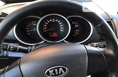 Позашляховик / Кросовер Kia Sorento 2009 в 