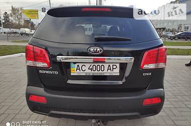 Позашляховик / Кросовер Kia Sorento 2012 в 
