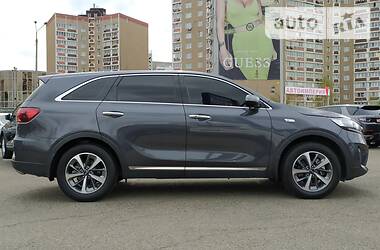 Позашляховик / Кросовер Kia Sorento 2017 в 