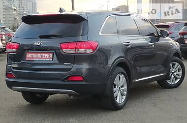 Позашляховик / Кросовер Kia Sorento 2016 в 