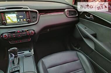 Позашляховик / Кросовер Kia Sorento 2016 в 