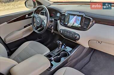 Внедорожник / Кроссовер Kia Sorento 2016 в 