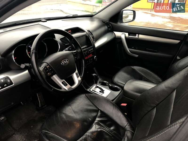 Внедорожник / Кроссовер Kia Sorento 2010 в Калуше