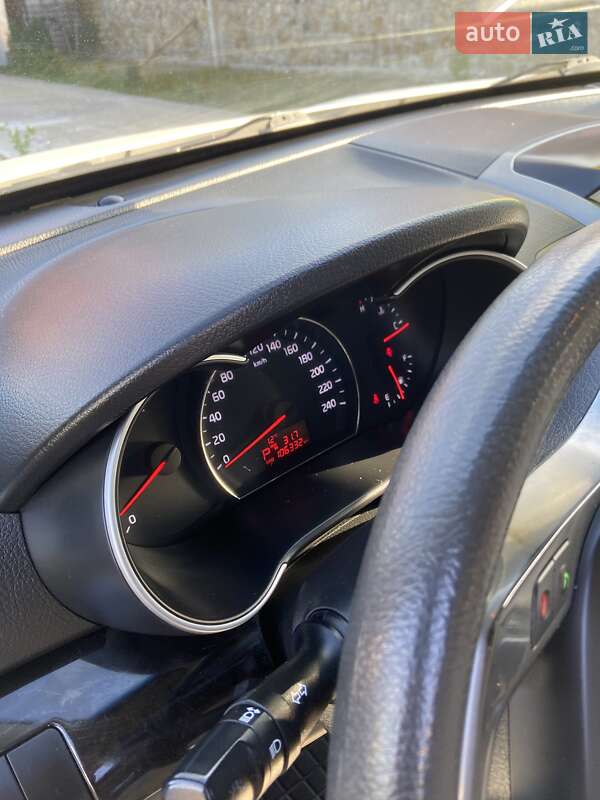 Позашляховик / Кросовер Kia Sorento 2013 в Бережанах