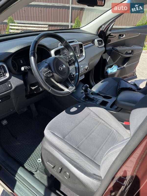 Внедорожник / Кроссовер Kia Sorento 2015 в Сокале