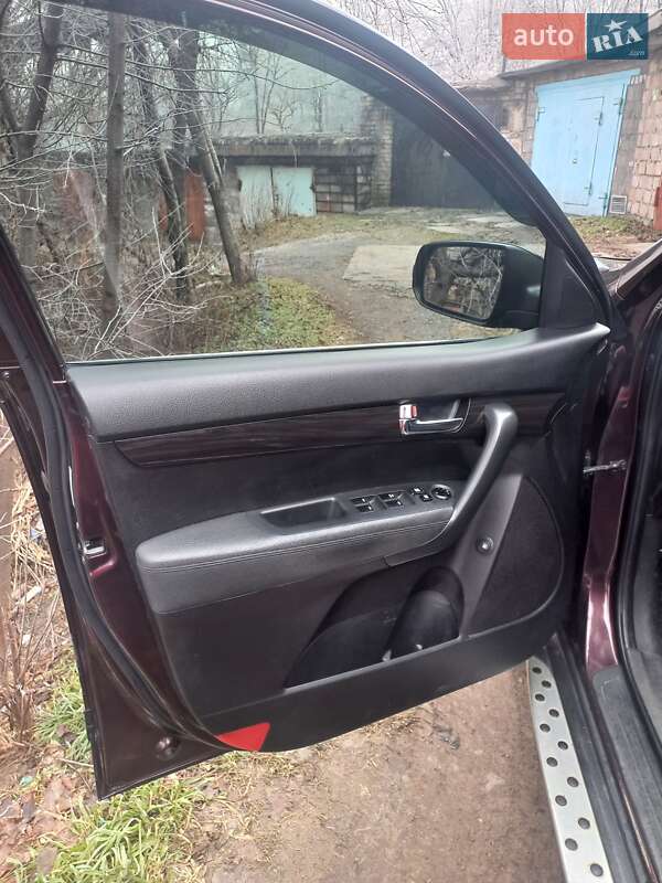 Позашляховик / Кросовер Kia Sorento 2011 в Кам'янському