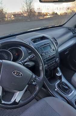 Внедорожник / Кроссовер Kia Sorento 2011 в 