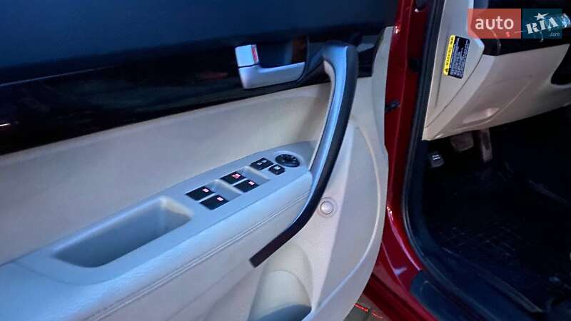 Позашляховик / Кросовер Kia Sorento 2014 в Івано-Франківську