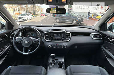 Внедорожник / Кроссовер Kia Sorento 2016 в 