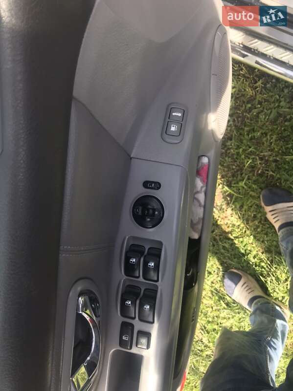 Внедорожник / Кроссовер Kia Sorento 2005 в Ивано-Франковске