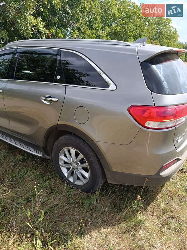 Позашляховик / Кросовер Kia Sorento 2016 в Южноукраїнську