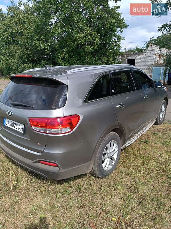 Позашляховик / Кросовер Kia Sorento 2016 в Южноукраїнську