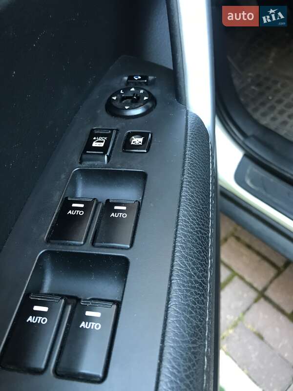 Позашляховик / Кросовер Kia Sorento 2011 в Львові