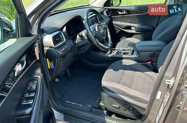 Внедорожник / Кроссовер Kia Sorento 2017 в 
