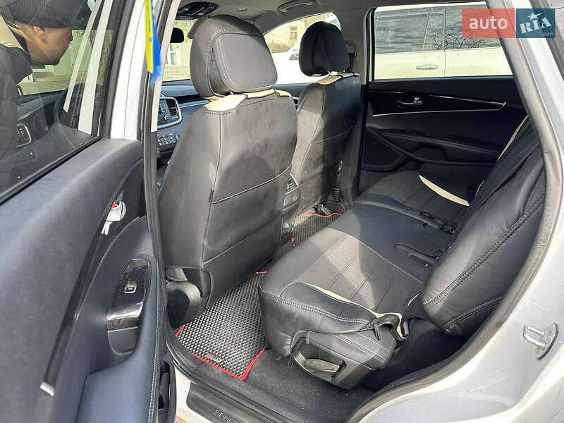 Позашляховик / Кросовер Kia Sorento 2015 в Веселиновому