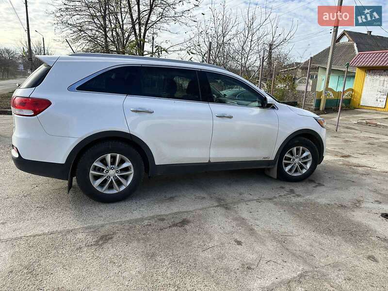 Позашляховик / Кросовер Kia Sorento 2015 в Веселиновому