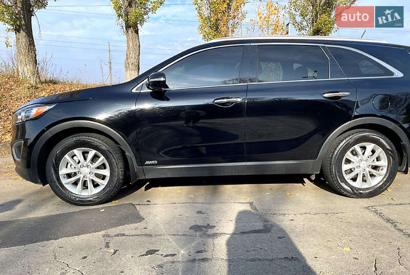 Позашляховик / Кросовер Kia Sorento 2016 в Сокалі