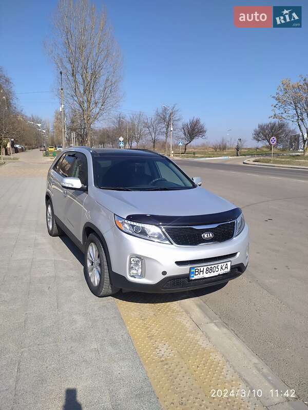 Позашляховик / Кросовер Kia Sorento 2013 в Южному