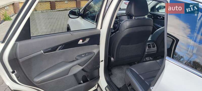 Внедорожник / Кроссовер Kia Sorento 2016 в Хмельницком