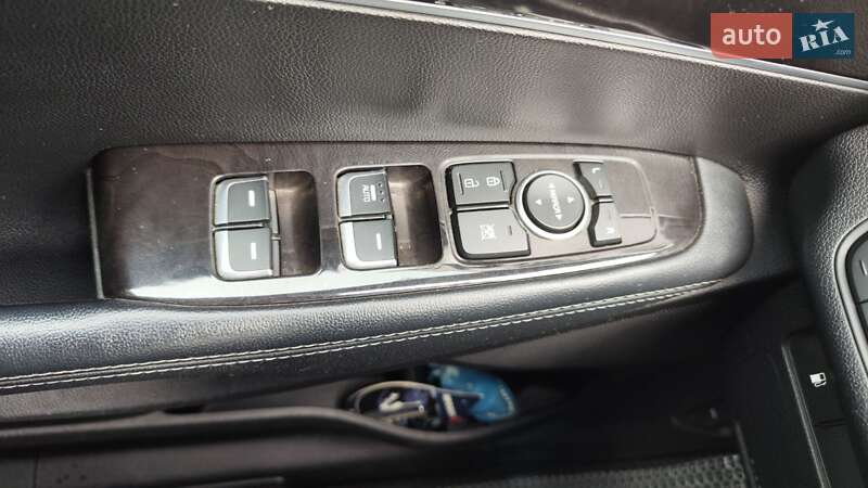 Внедорожник / Кроссовер Kia Sorento 2016 в Кривом Роге