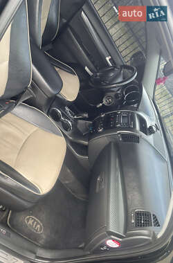 Позашляховик / Кросовер Kia Sorento 2011 в Івано-Франківську