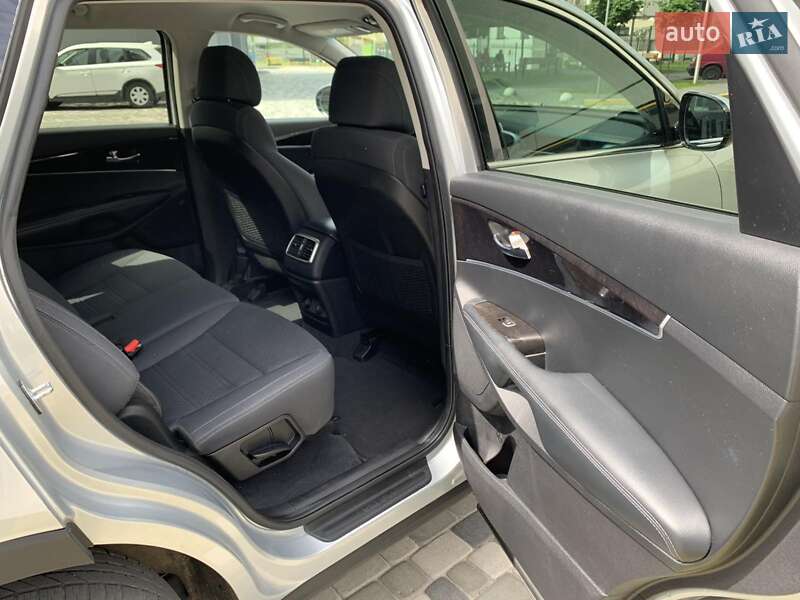 Позашляховик / Кросовер Kia Sorento 2016 в Івано-Франківську фото 10 Позашляховик / Кросовер Kia Sorento 2016 в Івано-Франківську