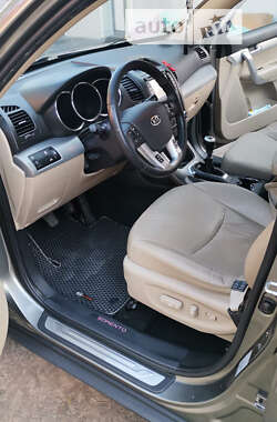 Внедорожник / Кроссовер Kia Sorento 2011 в Черновцах