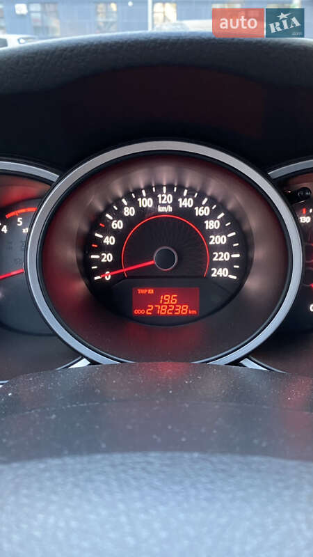 Внедорожник / Кроссовер Kia Sorento 2011 в Ивано-Франковске