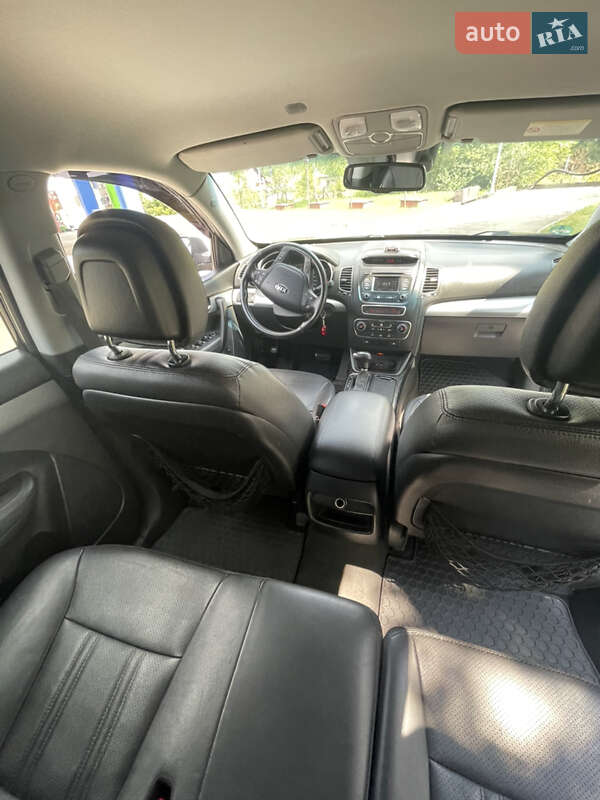 Внедорожник / Кроссовер Kia Sorento 2012 в Тячеве фото 12 Внедорожник / Кроссовер Kia Sorento 2012 в Тячеве