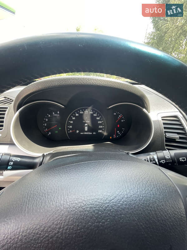 Внедорожник / Кроссовер Kia Sorento 2012 в Тячеве фото 15 Внедорожник / Кроссовер Kia Sorento 2012 в Тячеве